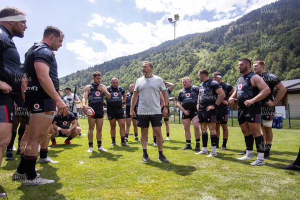 090723 - Wales Rugby World Cup Training camp in Fiesch, Switzerland - Forwards Coach Jonathan Humphreys during training