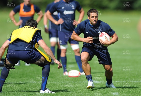 09.08.11 - Wales Rugby Training - Gavin Henson during training. 