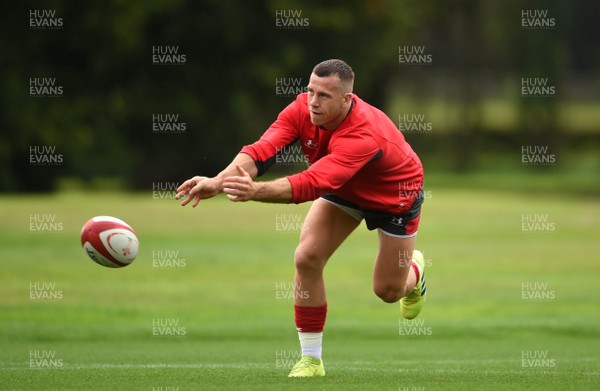 090819 - Wales Rugby Training - Gareth Davies during training