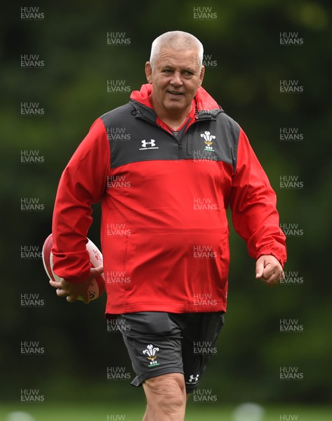 090819 - Wales Rugby Training - Warren Gatland during training