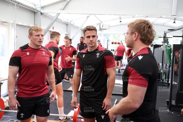 091023 - Wales Rugby Train in Versailles for the last time before travelling to Toulon - Jac Morgan, Kieran Hardy and Aaron Wainwright during training