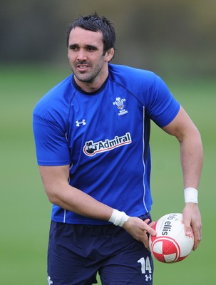 09.11.10 - Wales Rugby Training - Jonathan Thomas during training. 
