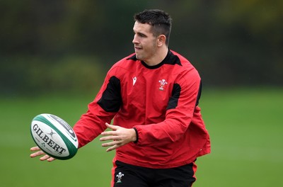 091120 - Wales Rugby Training - Owen Watkin during training