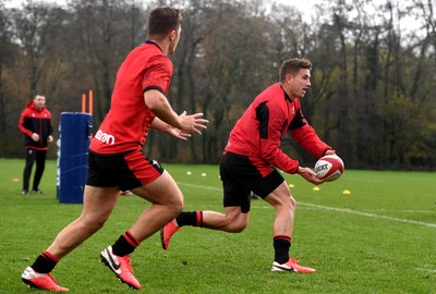 091120 - Wales Rugby Training - Jonathan Davies during training