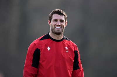 091120 - Wales Rugby Training - Jonah Holmes during training