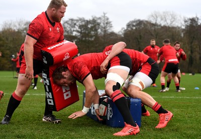 091120 - Wales Rugby Training - Samson Lee and Alun Wyn Jones during training