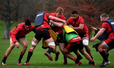091120 - Wales Rugby Training - Rhys Carre during training