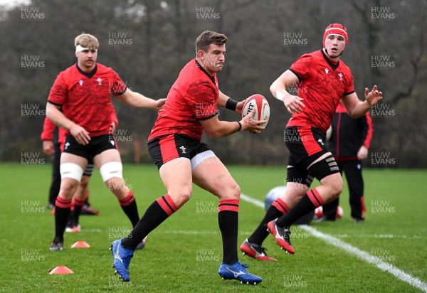 091120 - Wales Rugby Training - Elliot Dee during training