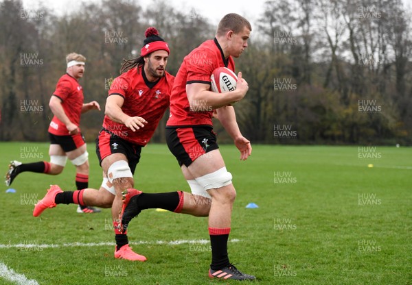 091120 - Wales Rugby Training - Shane Lewis-Hughes during training