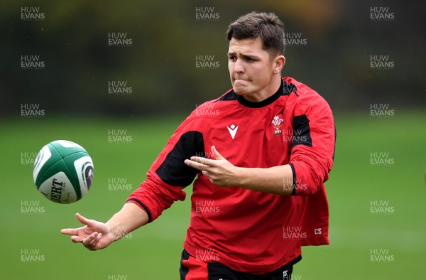 091120 - Wales Rugby Training - Callum Sheedy during training