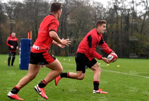 091120 - Wales Rugby Training - Jonathan Davies during training