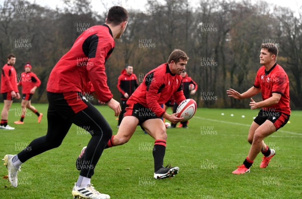 091120 - Wales Rugby Training - Leigh Halfpenny during training