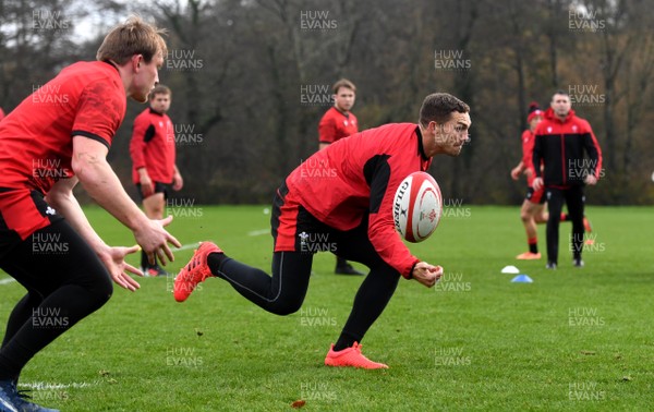 091120 - Wales Rugby Training - George North during training