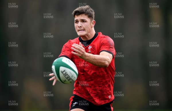 091120 - Wales Rugby Training - Callum Sheedy during training