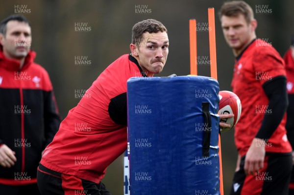 091120 - Wales Rugby Training - George North during training