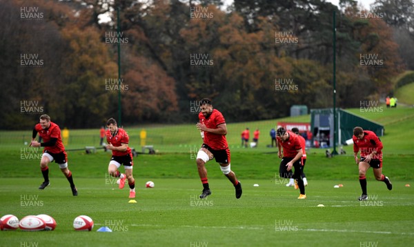 091120 - Wales Rugby Training - Dan Biggar, Gareth Davies, Taulupe Faletau, Josh Adams and Leigh Halfpenny during training