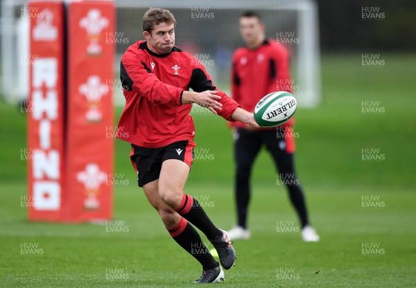 091120 - Wales Rugby Training - Leigh Halfpenny during training