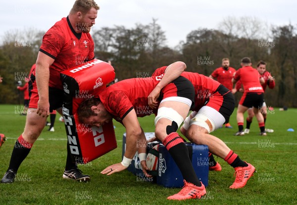 091120 - Wales Rugby Training - Samson Lee and Alun Wyn Jones during training