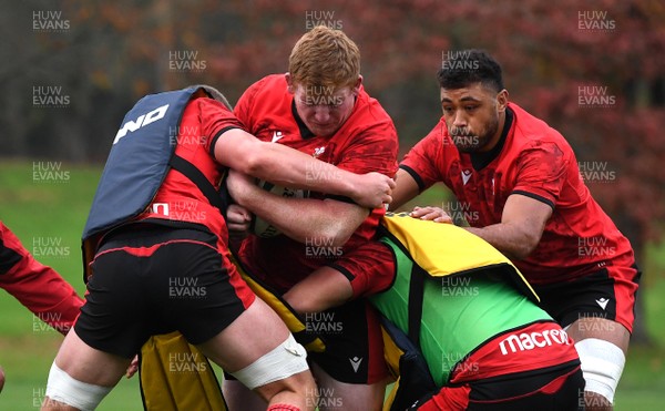 091120 - Wales Rugby Training - Rhys Carre during training