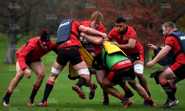 091120 - Wales Rugby Training - Rhys Carre during training