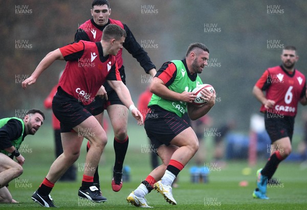 091121 - Wales Rugby Training - Gareth Thomas during training