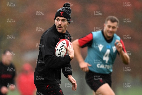 091121 - Wales Rugby Training - Johnny Williams during training