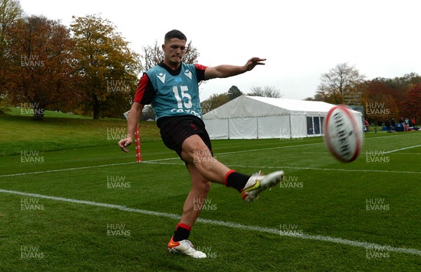 091121 - Wales Rugby Training - Callum Sheedy during training