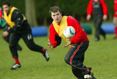 100203 - Wales Rugby Training - Iestyn Harris receives ball