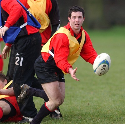 100203 - Wales Rugby Training - Gareth Cooper feeds the ball