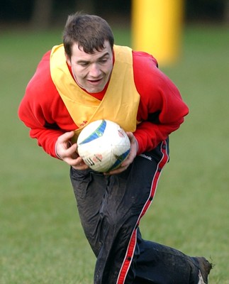 100203 - Wales Rugby Training - Iestyn Harris receives the ball