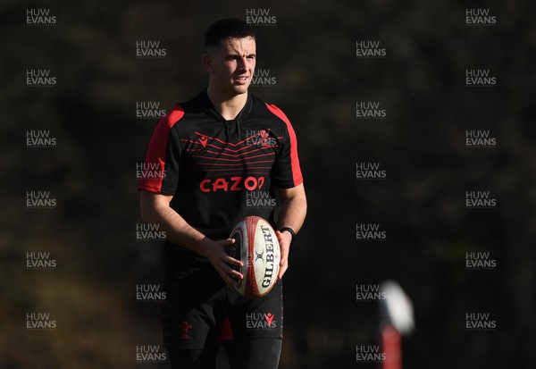 100222 - Wales Rugby Training - Owen Watkin during training