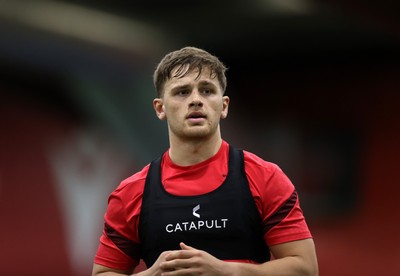 100226 - Wales Rugby Training - Alex Mann during training