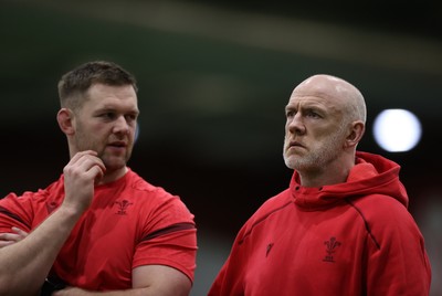 100226 - Wales Rugby Training - Dan Lydiate, Assistant Defence Coach and Steve Tandy, Head Coach during training