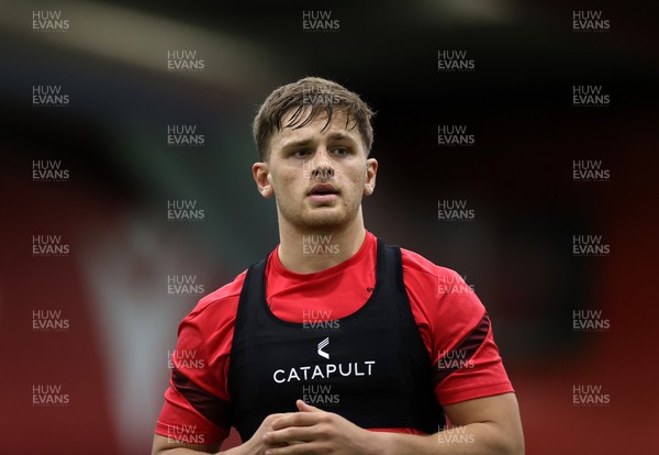 100226 - Wales Rugby Training - Alex Mann during training