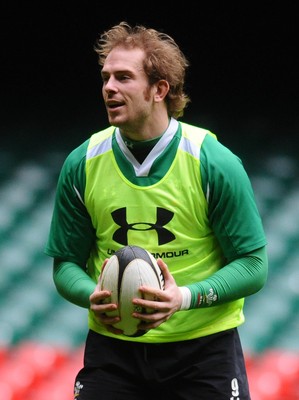 10.03.09 - Wales Rugby Wales captain Alun Wyn Jones takes part in a training session ahead of his side's Six Nations match against Italy 
