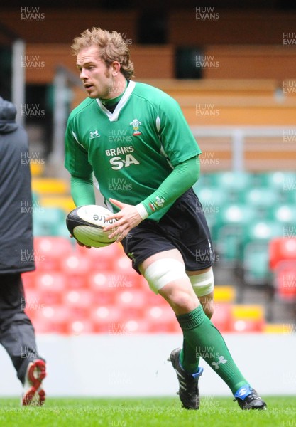 10.03.09 - Wales Rugby Wales captain Alun Wyn Jones takes part in a training session ahead of his side's Six Nations match against Italy 