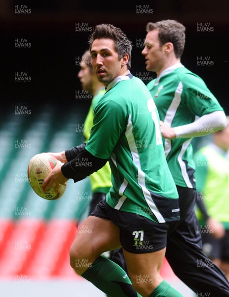10.03.09 - Wales Rugby Wales' Gavin Henson takes part in a training session ahead of his side's Six Nations match against Italy 