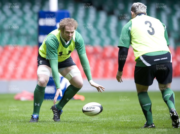 10.03.09 - Wales Rugby Training - Alun Wyn Jones in action during training. 