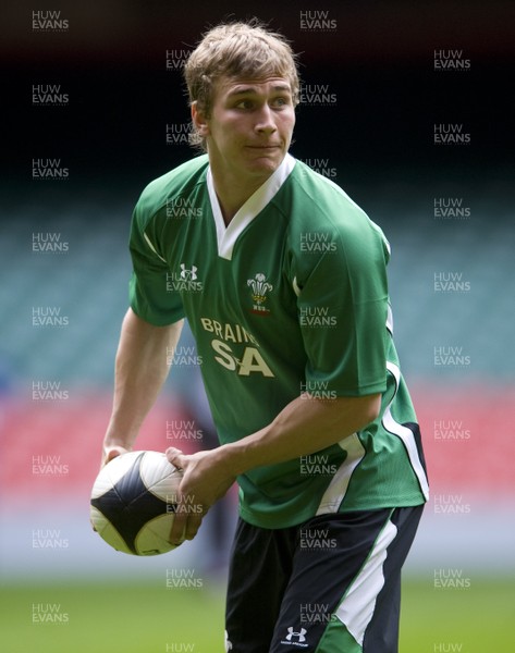 10.03.09 - Wales Rugby Training - Warren Fury in action during training. 