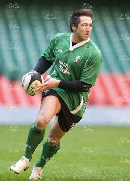 10.03.09 - Wales Rugby Training - Gavin Henson in action during training. 