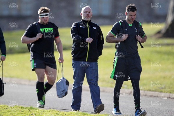 100315 - Wales Rugby Training - Ospreys coach Steve Tandy with Mike Phillips during training