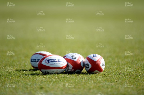 100315 - Wales Rugby Training -Gilbert Balls