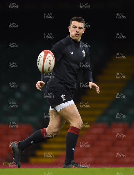 100318 - Wales Rugby Training - Owen Watkin during training