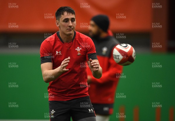 100320 - Wales Rugby Training - Sam Davies during training