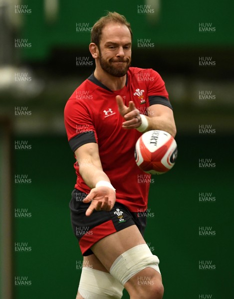 100320 - Wales Rugby Training - Alun Wyn Jones during training