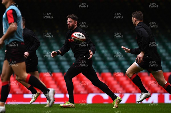 100322 - Wales Rugby Training - Alex Cuthbert during training