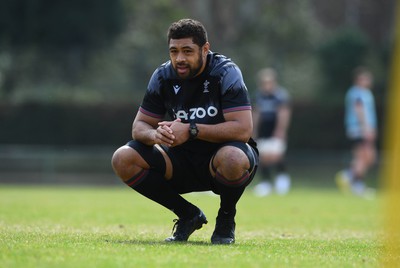 100323 - Wales Rugby Training - Taulupe Faletau during training