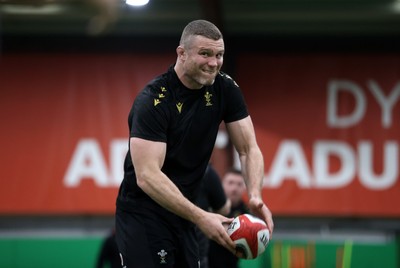 100325 - Wales Rugby Training - Will Rowlands during training