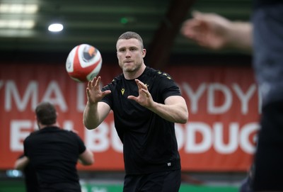 100325 - Wales Rugby Training - Will Rowlands during training