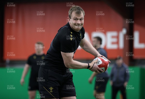 100325 - Wales Rugby Training - Nick Tompkins during training